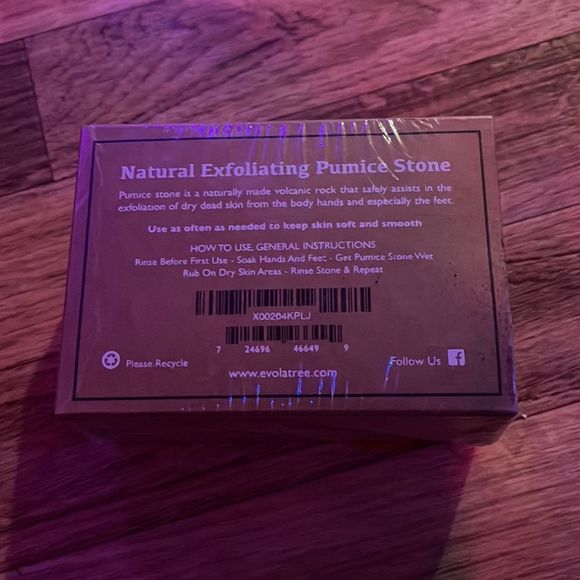 Exfoliating pumice stone - Picture 2 of 2